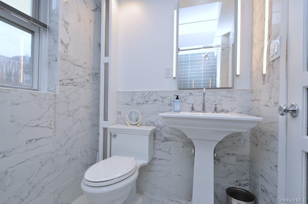 Scarsdale, New York 10583, United States, 1 Bedroom Bedrooms, ,1 BathroomBathrooms,Residential,Active,239614