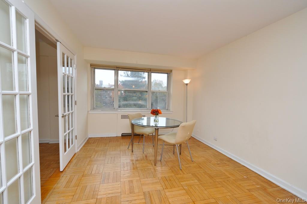 Scarsdale, New York 10583, United States, 1 Bedroom Bedrooms, ,1 BathroomBathrooms,Residential,Active,239614