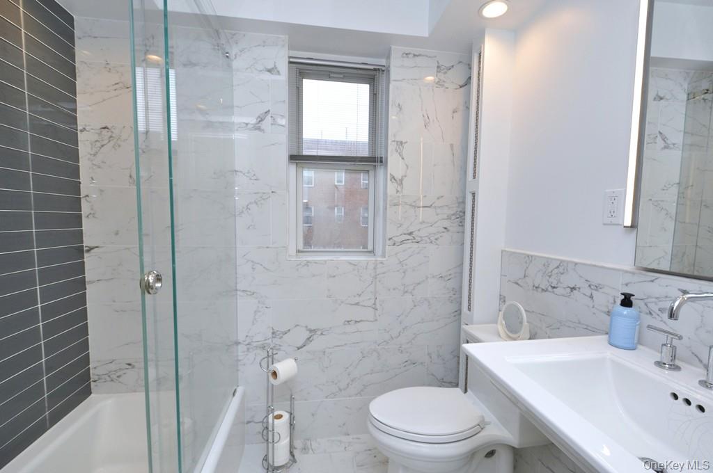 Scarsdale, New York 10583, United States, 1 Bedroom Bedrooms, ,1 BathroomBathrooms,Residential,Active,239614