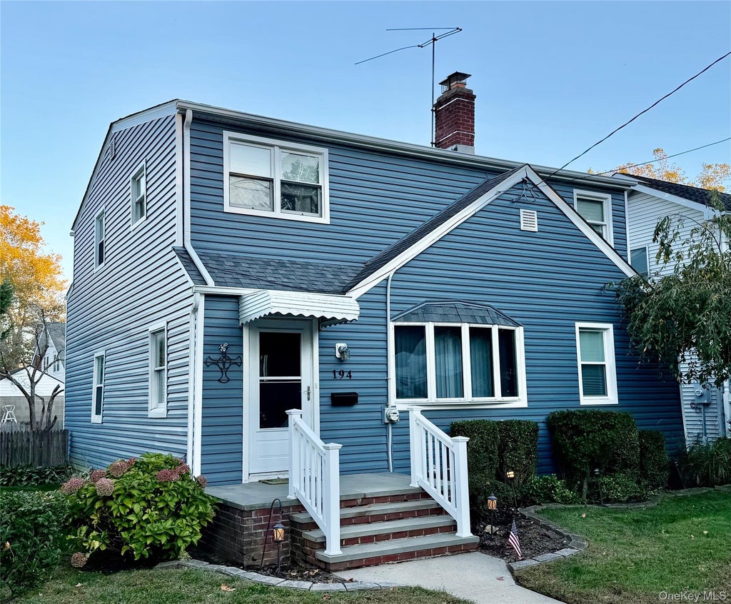Photo of 194 Rolling Street, Malverne, NY 11565 (MLS # 1067216)