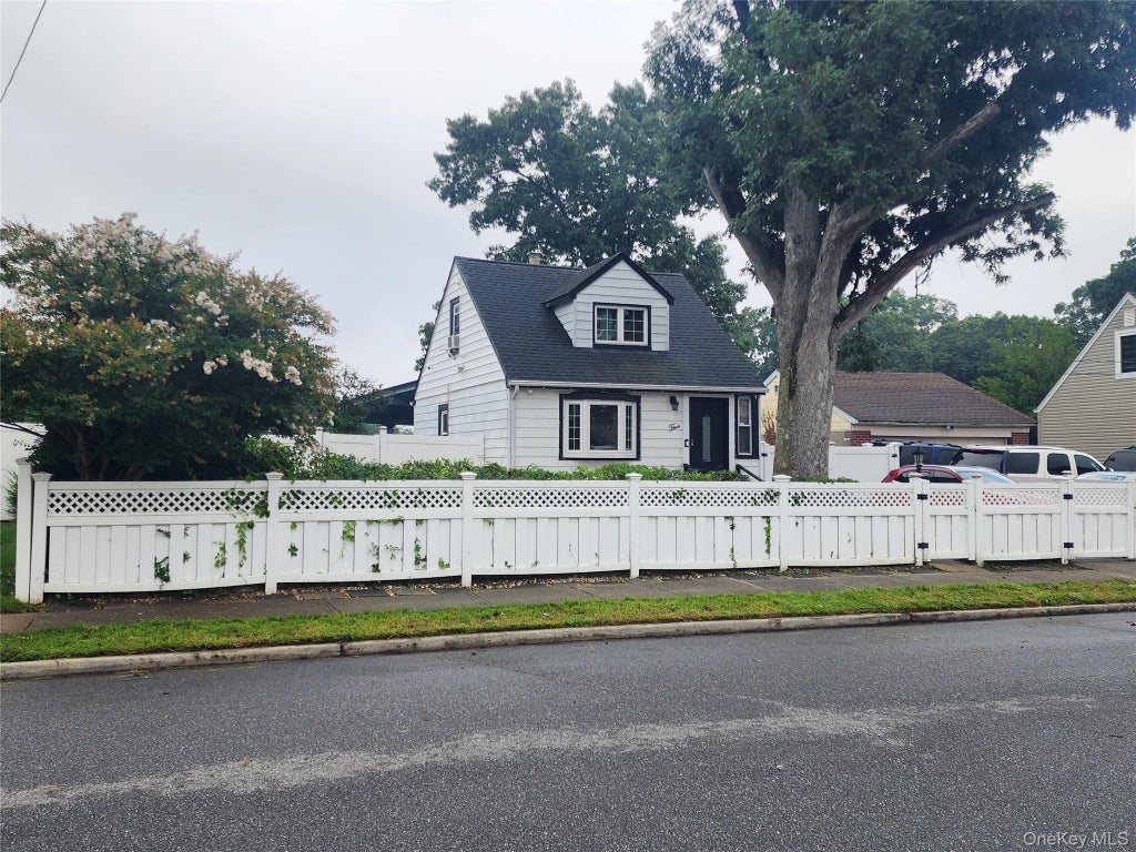 Photo of 5 Konig Court, Roosevelt, NY 11575 (MLS # 1045823)