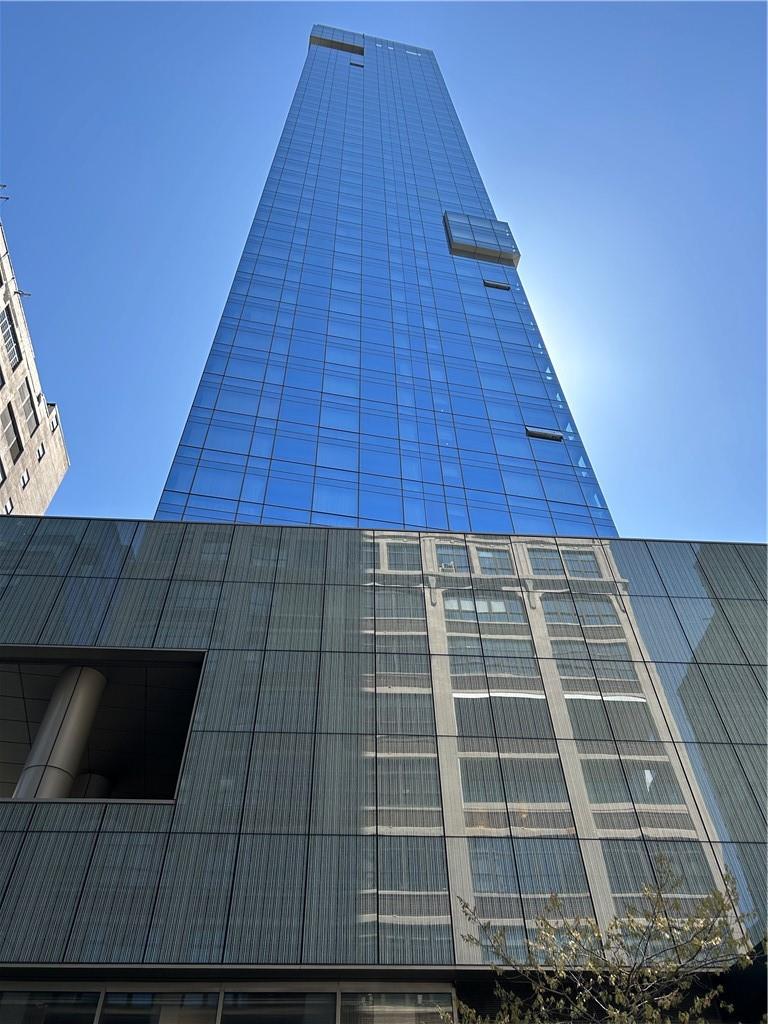 246 Spring Street 1502