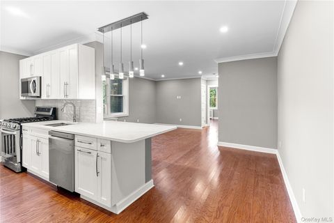 Photo of 1133 Midland Avenue #3D, Bronxville, NY 10708 (MLS # 929227) Photo of 1133 Midland Avenue #3D, Bronxville, NY 10708 (MLS # 929227)