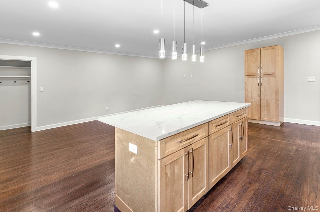 1133 Midland Avenue 3D