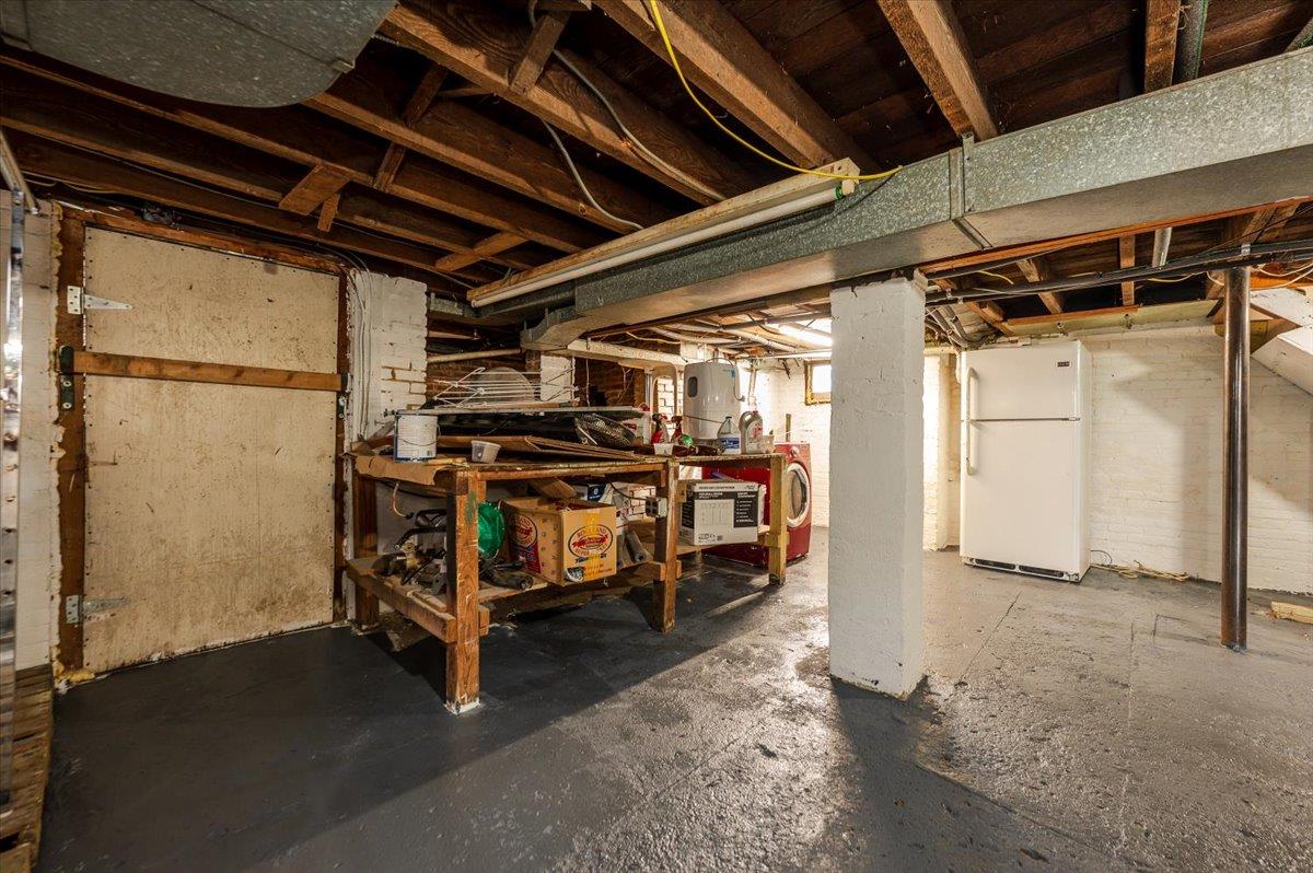160 Jefferson Street, Inwood, New York image 19