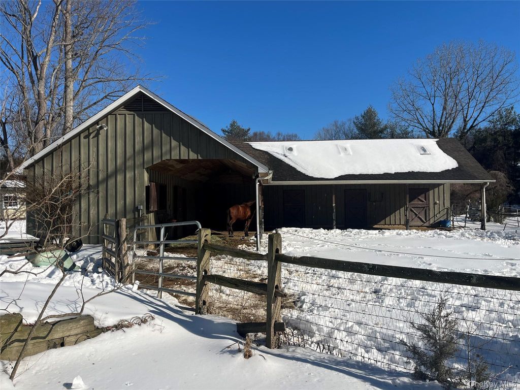 Photo of 6 CALLAHAN Road, Fort Salonga, NY 11768 (MLS # 957330)