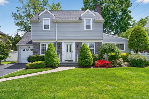 Homes For Sale - 2062 E Webster Street<br/> Merrick, NY 11566