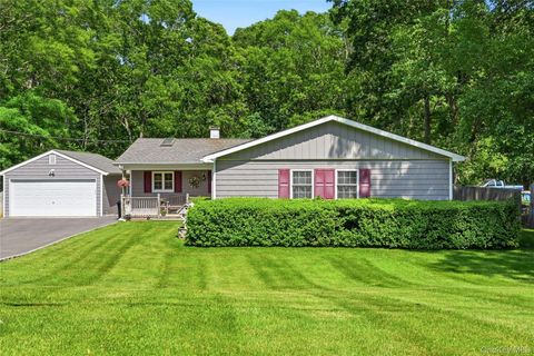 Homes For Sale - 480 Sleepy Hollow Drive<br/> Suffolk County, Shirley, NY 11967