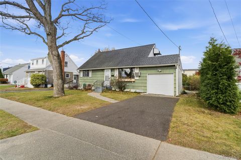 207 N Nassau Avenue Massapequa NY 11758