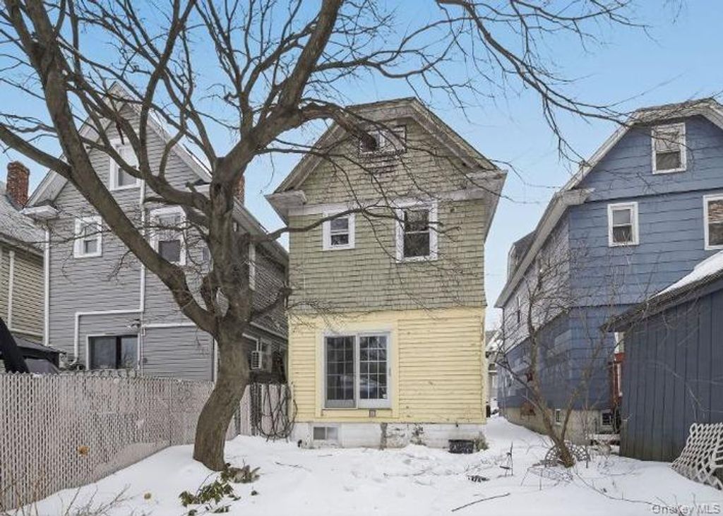 Photo of 64 WATCHOGUE Road, Staten Island, NY 10314 (MLS # 964232)