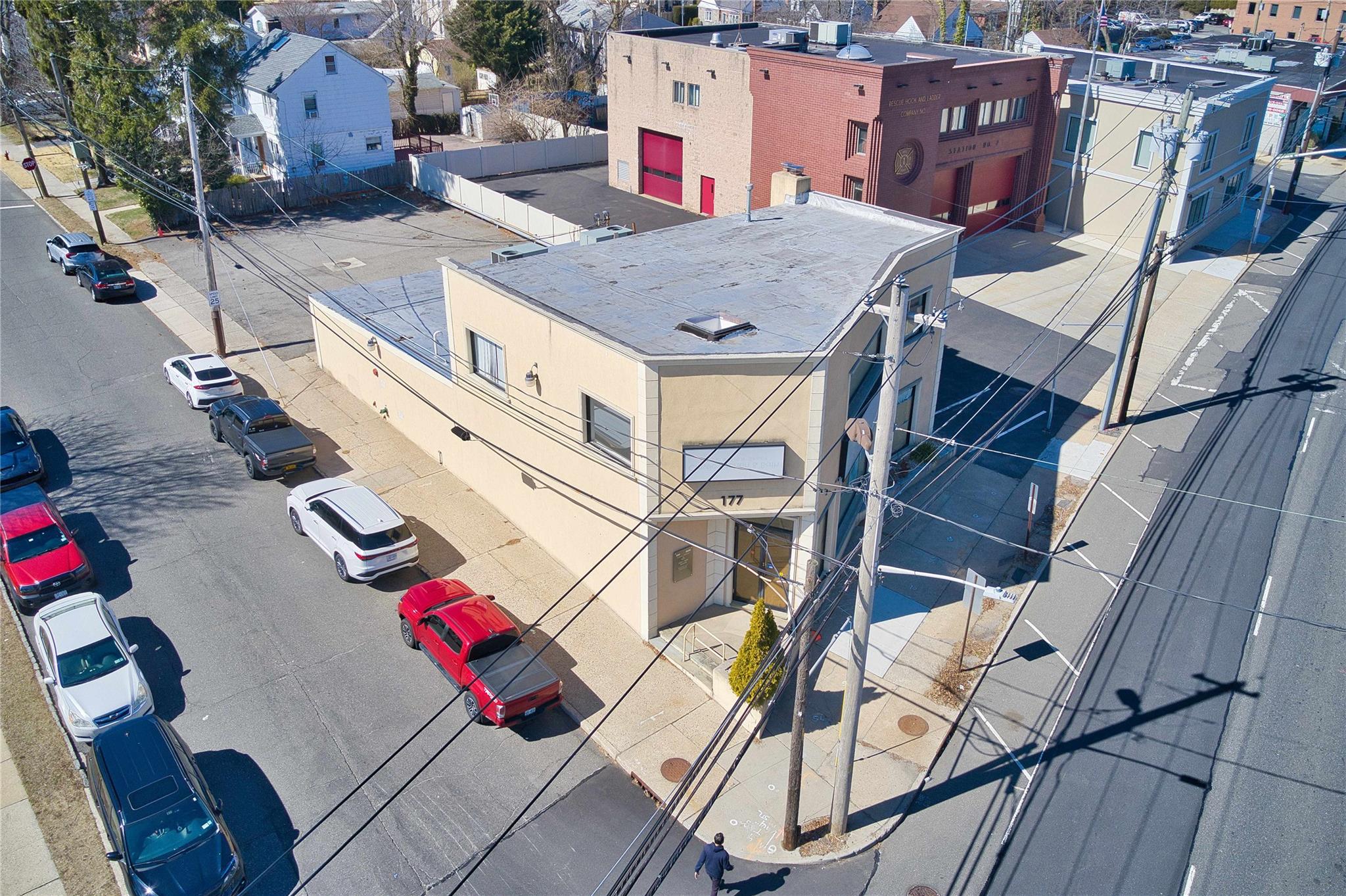 177 Mineola Avenue