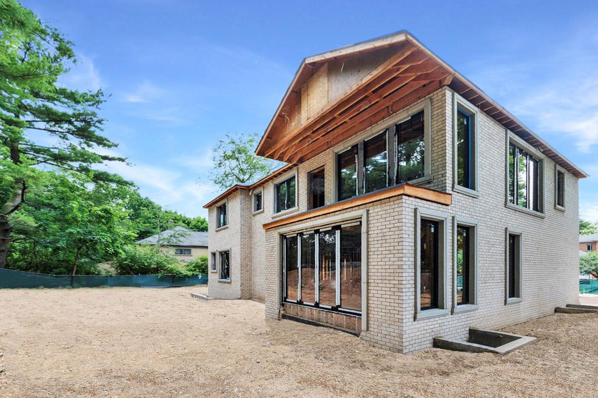 North Hempstead, New York 11577, United States, 6 Bedrooms Bedrooms, ,6 BathroomsBathrooms,Residential,Active,87460