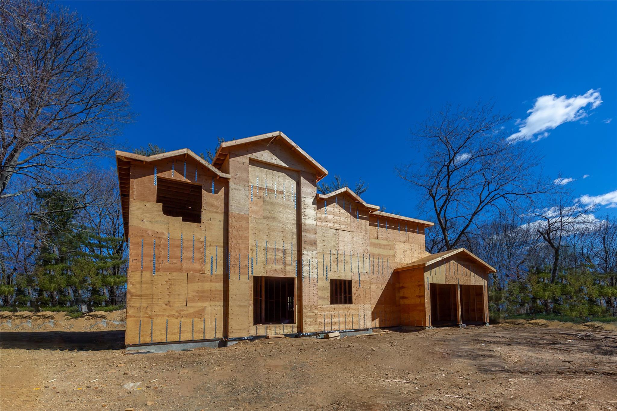 97 Parkway Drive, Roslyn Heights, New York image 4