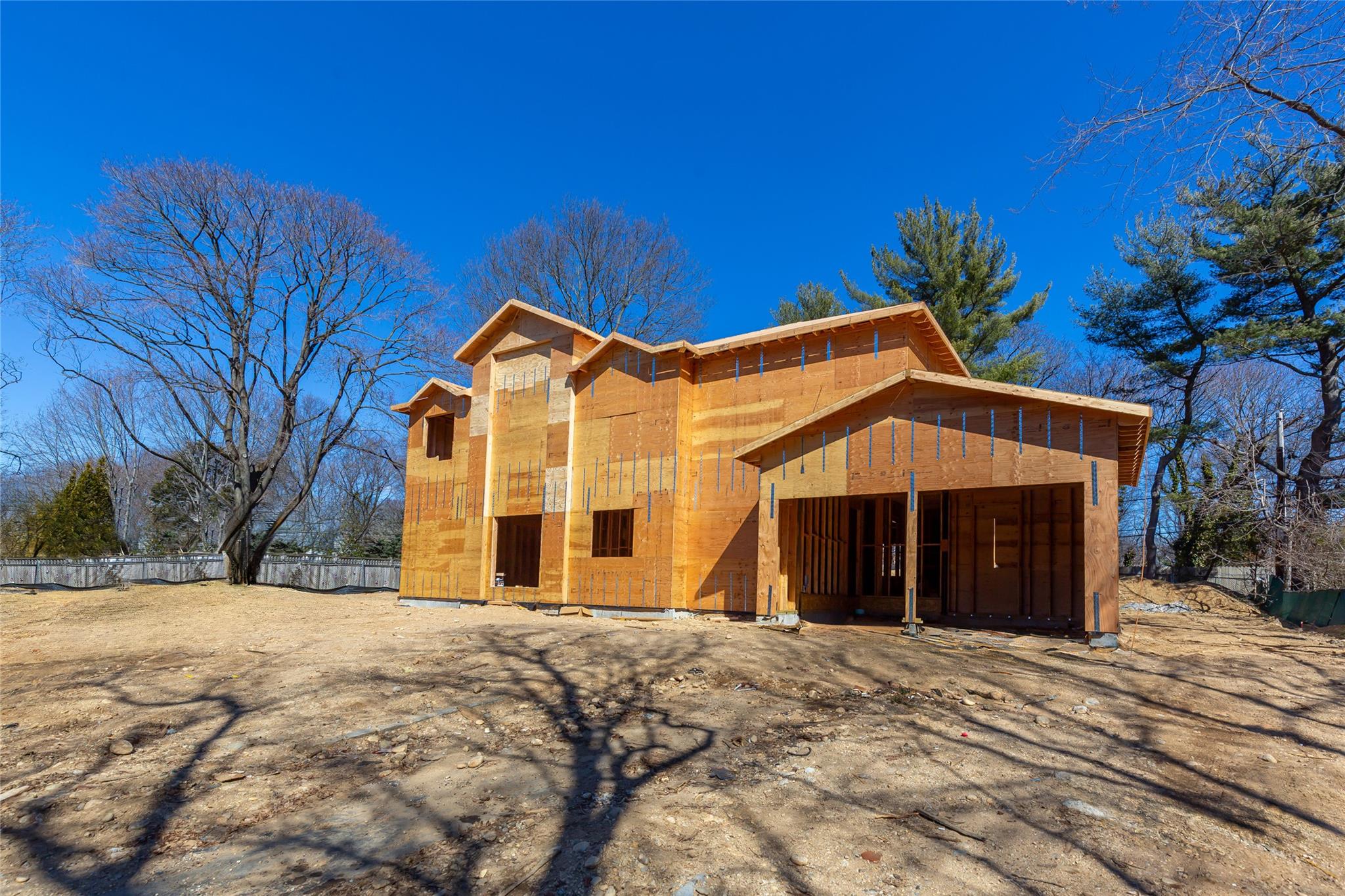 97 Parkway Drive, Roslyn Heights, New York image 3