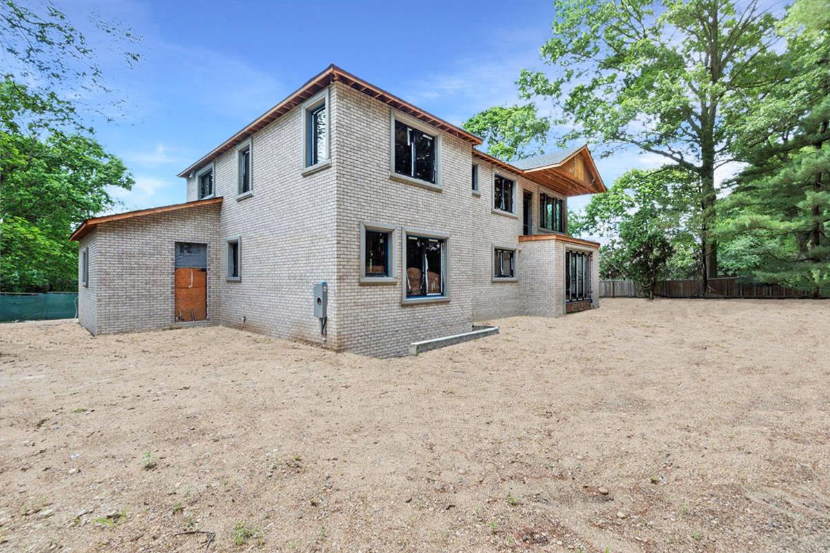 North Hempstead, New York 11577, United States, 6 Bedrooms Bedrooms, ,6 BathroomsBathrooms,Residential,Active,87460