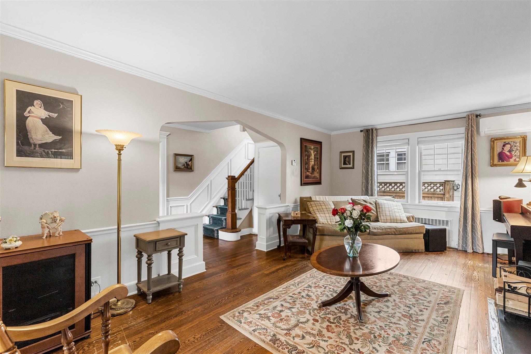 19 Glenorchy Place, New Rochelle, New York image 4