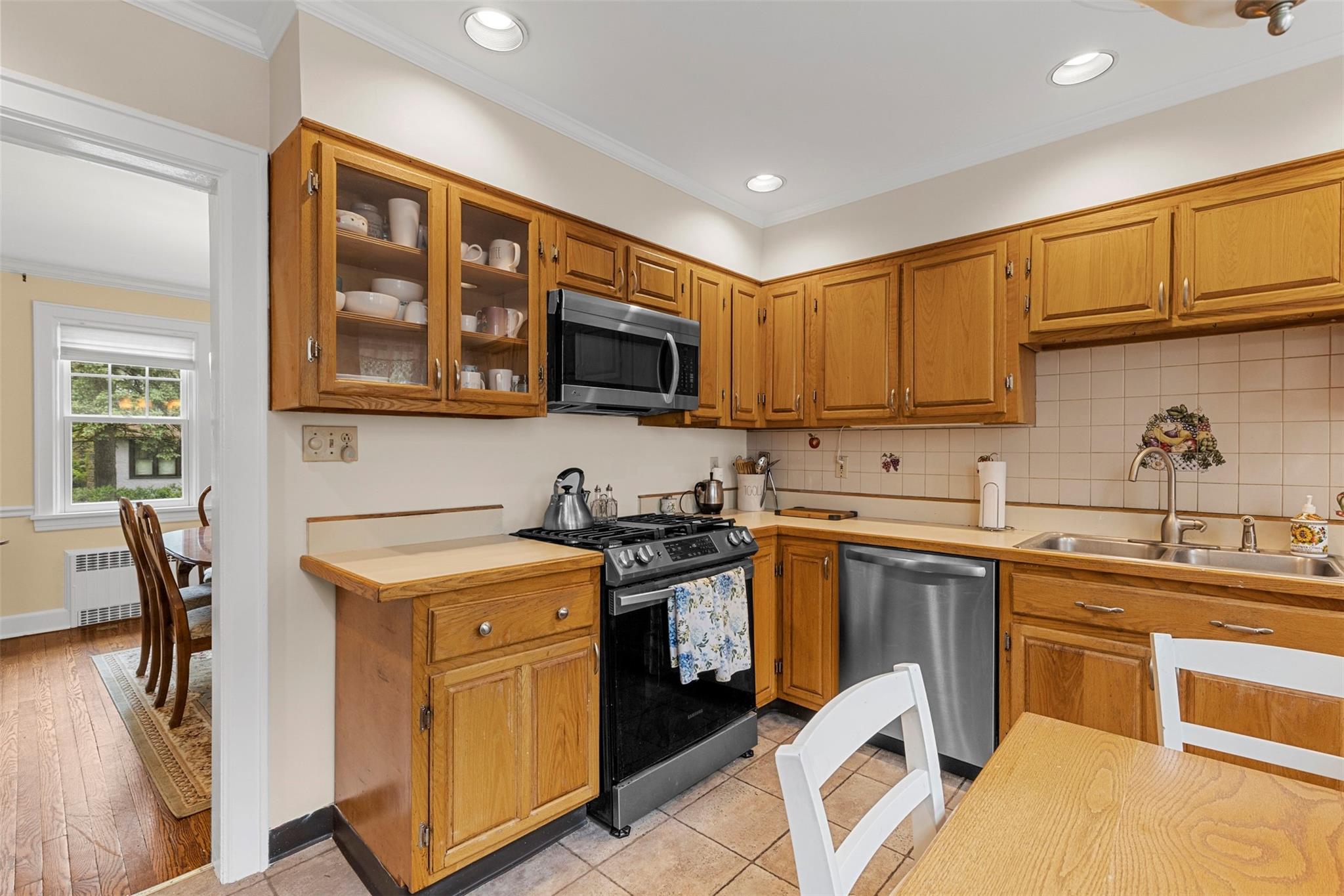 19 Glenorchy Place, New Rochelle, New York image 16