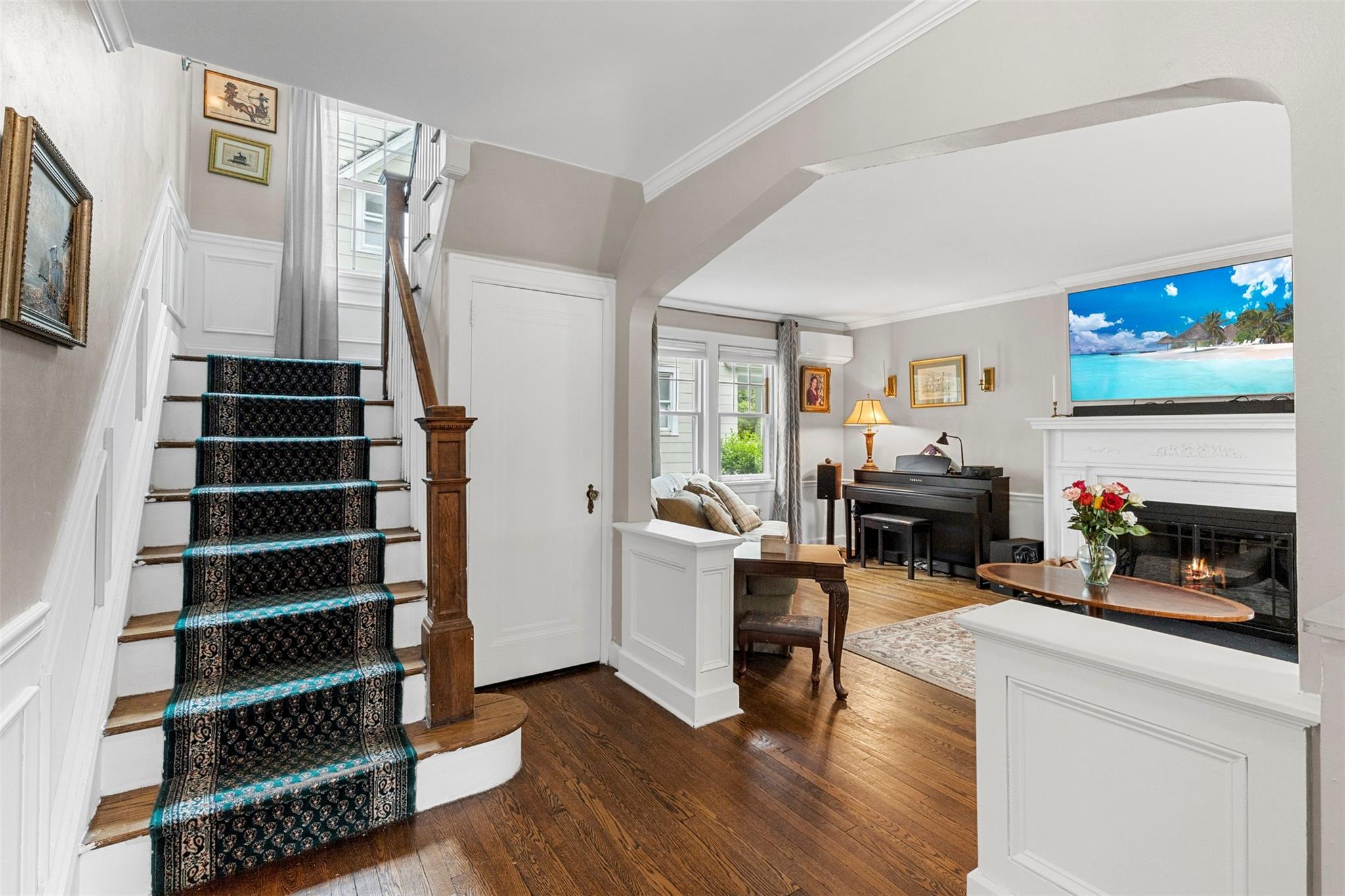 19 Glenorchy Place, New Rochelle, New York image 3