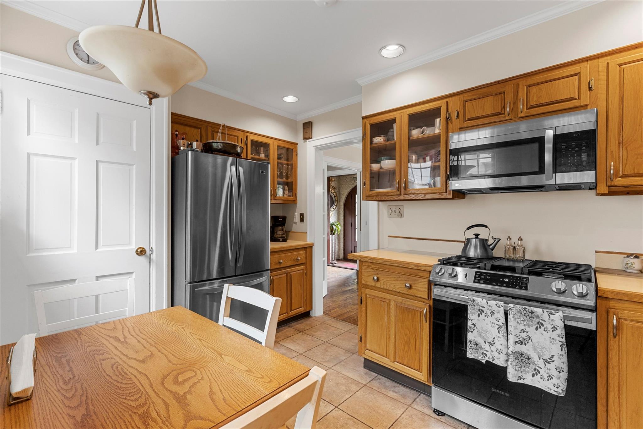 19 Glenorchy Place, New Rochelle, New York image 14