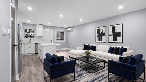 Photo of 806 E 227th Street, Bronx, NY 10466 (MLS # 1044457)