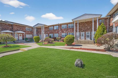 Condo For Sale - 276 Temple Hill Road #2414<br/> New Windsor, NY 12553