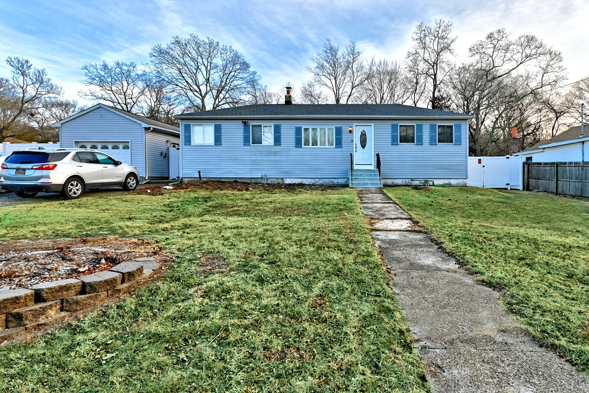 332 Mooney Pond Road, Farmingville, New York image 1