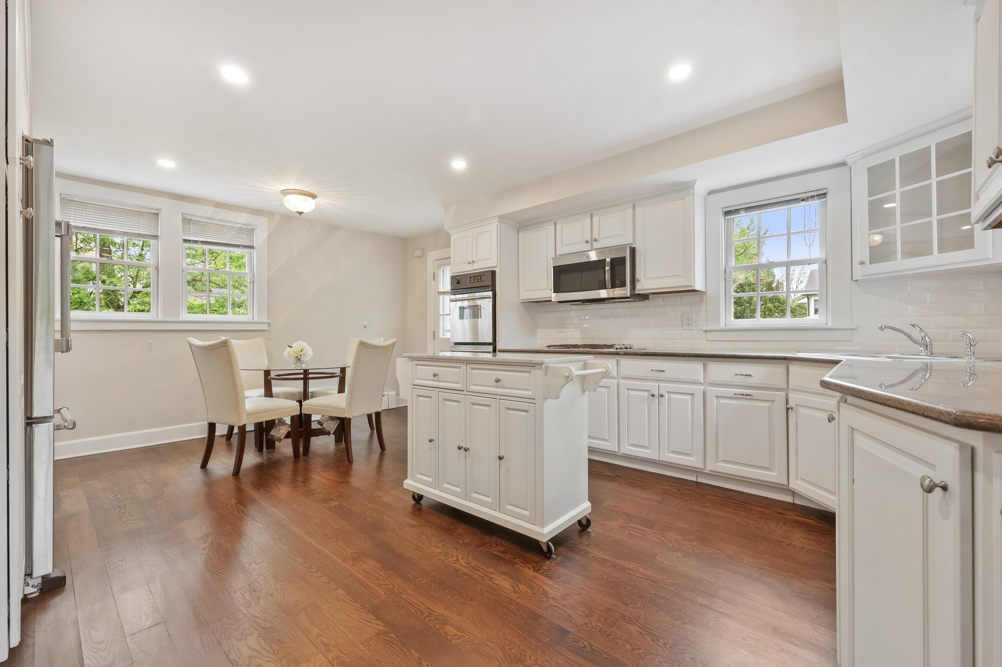 83 White Plains Road, Bronxville, New York image 9
