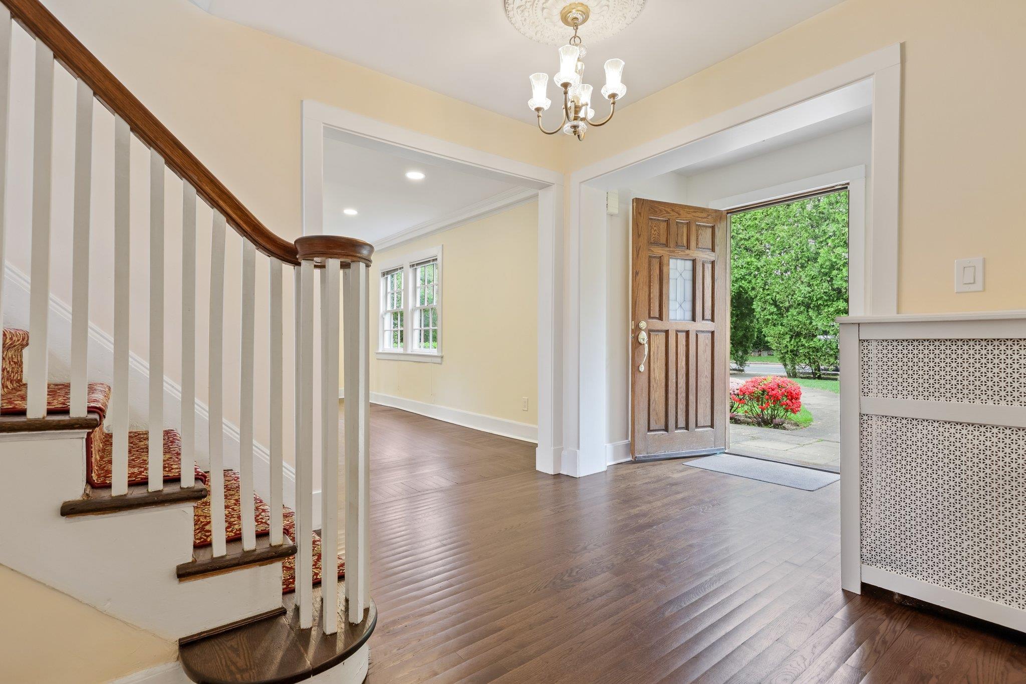 83 White Plains Road
