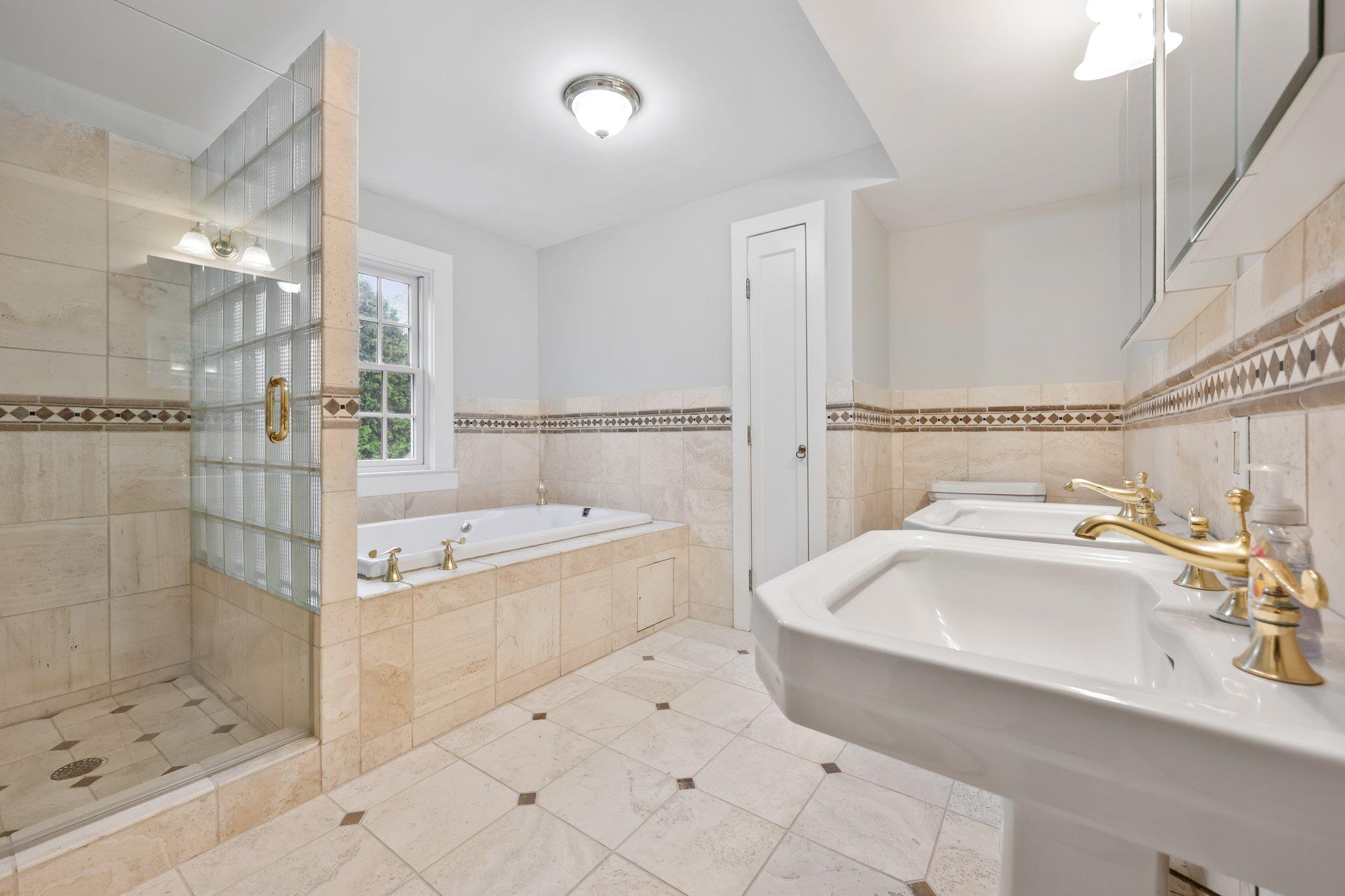 83 White Plains Road, Bronxville, New York image 14