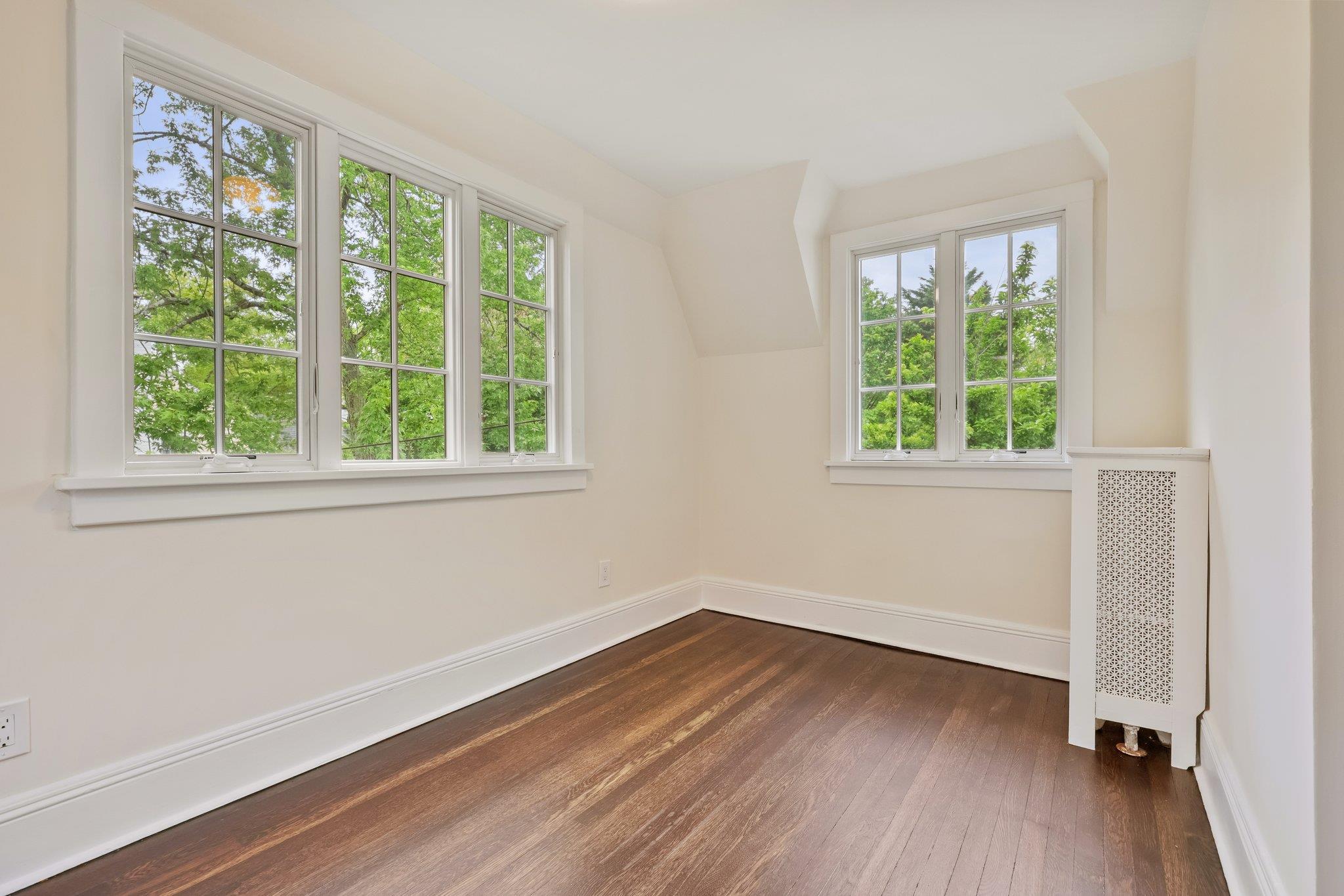 83 White Plains Road, Bronxville, New York image 18