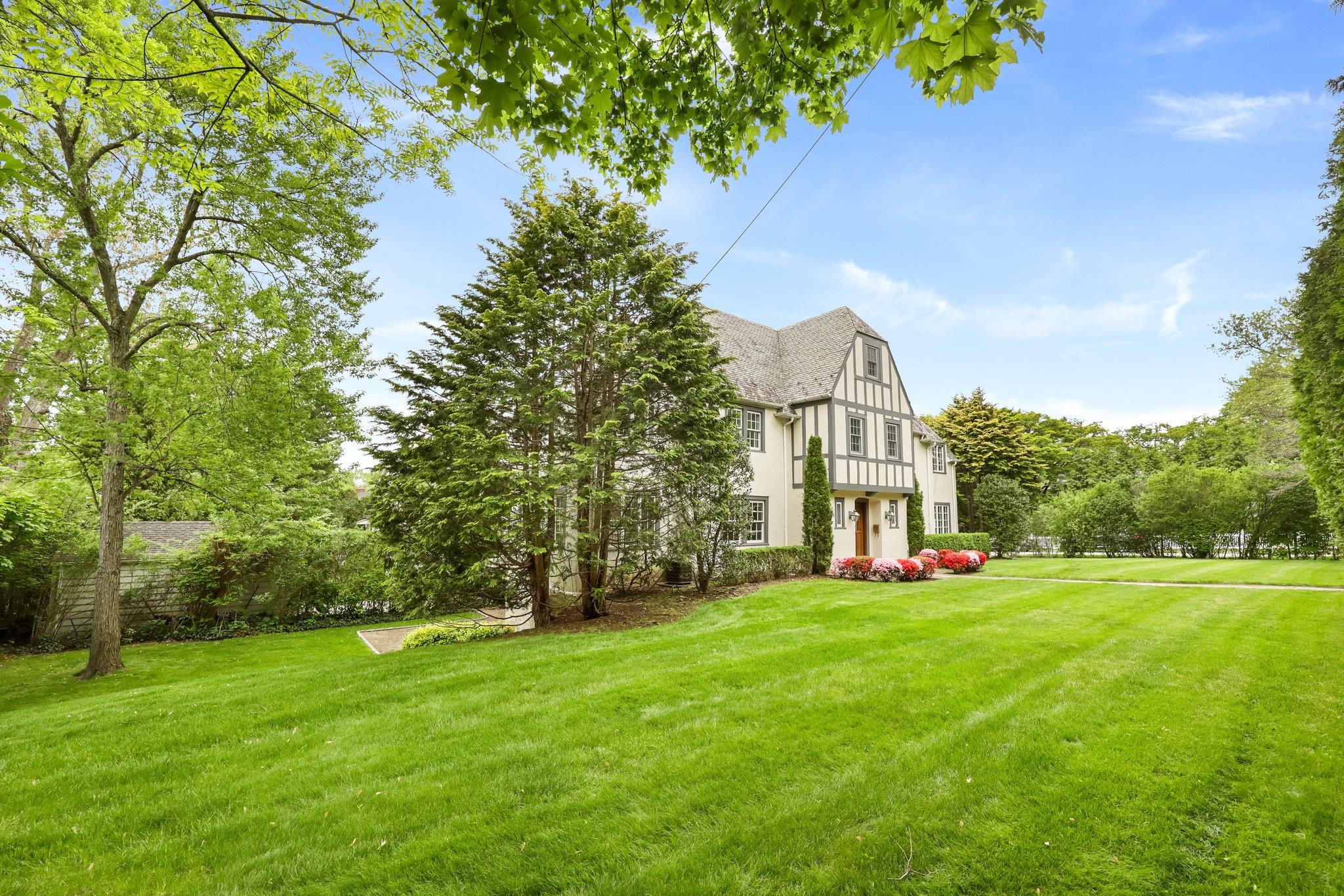 83 White Plains Road, Bronxville, New York image 27