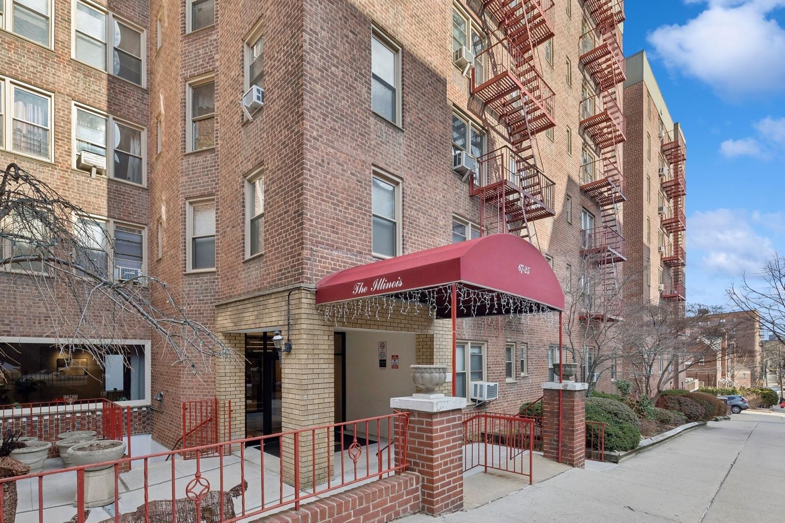 67-25 Clyde Street #6K, Forest Hills, New York image 1