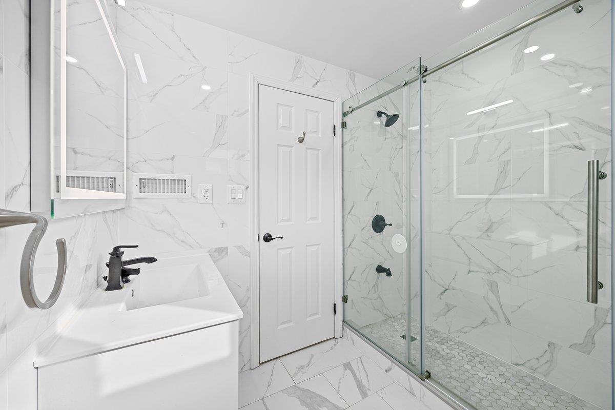 66 Rockland Drive, Jericho, New York image 3