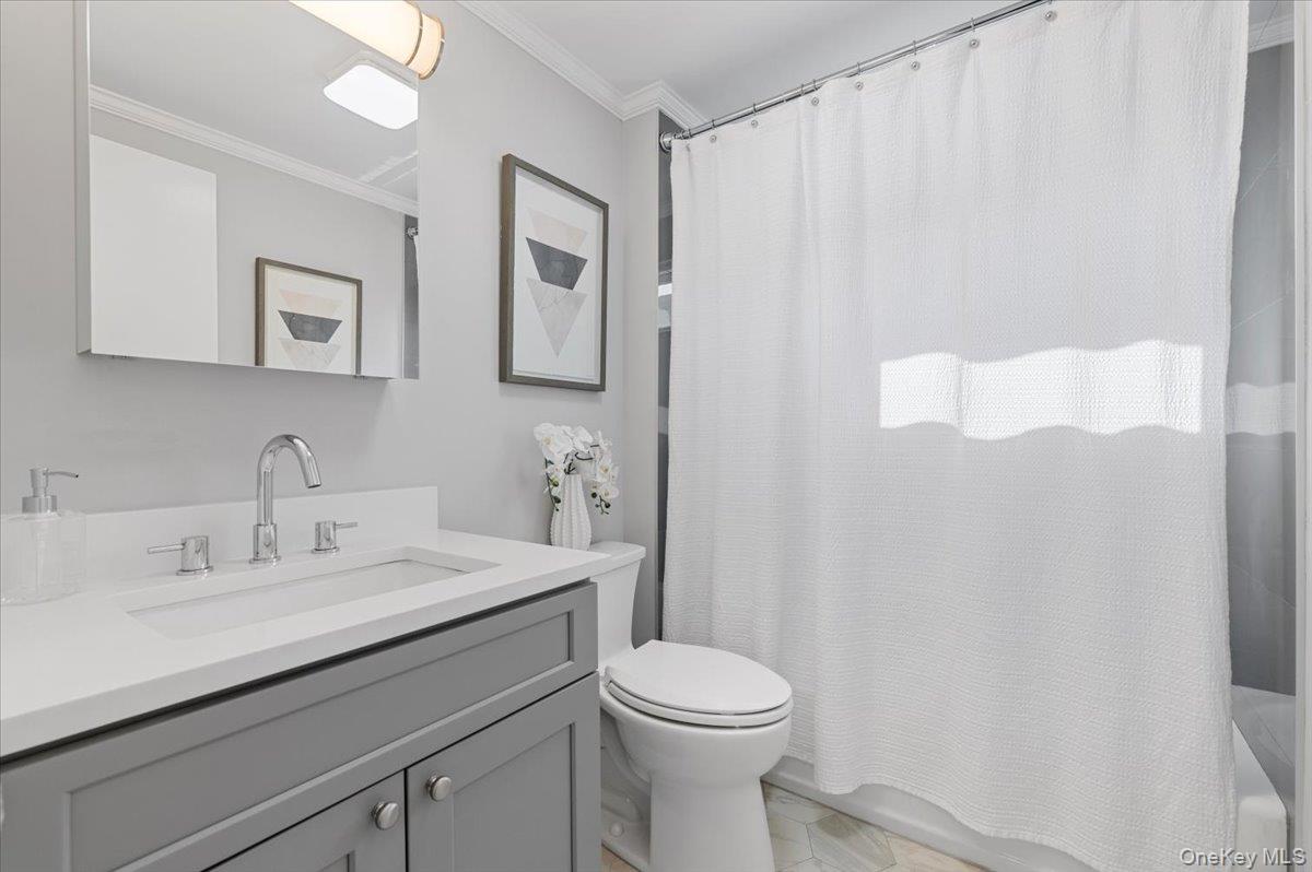 Port Washington, New York 11050, United States, 3 Bedrooms Bedrooms, ,1 BathroomBathrooms,Residential,Active,160815