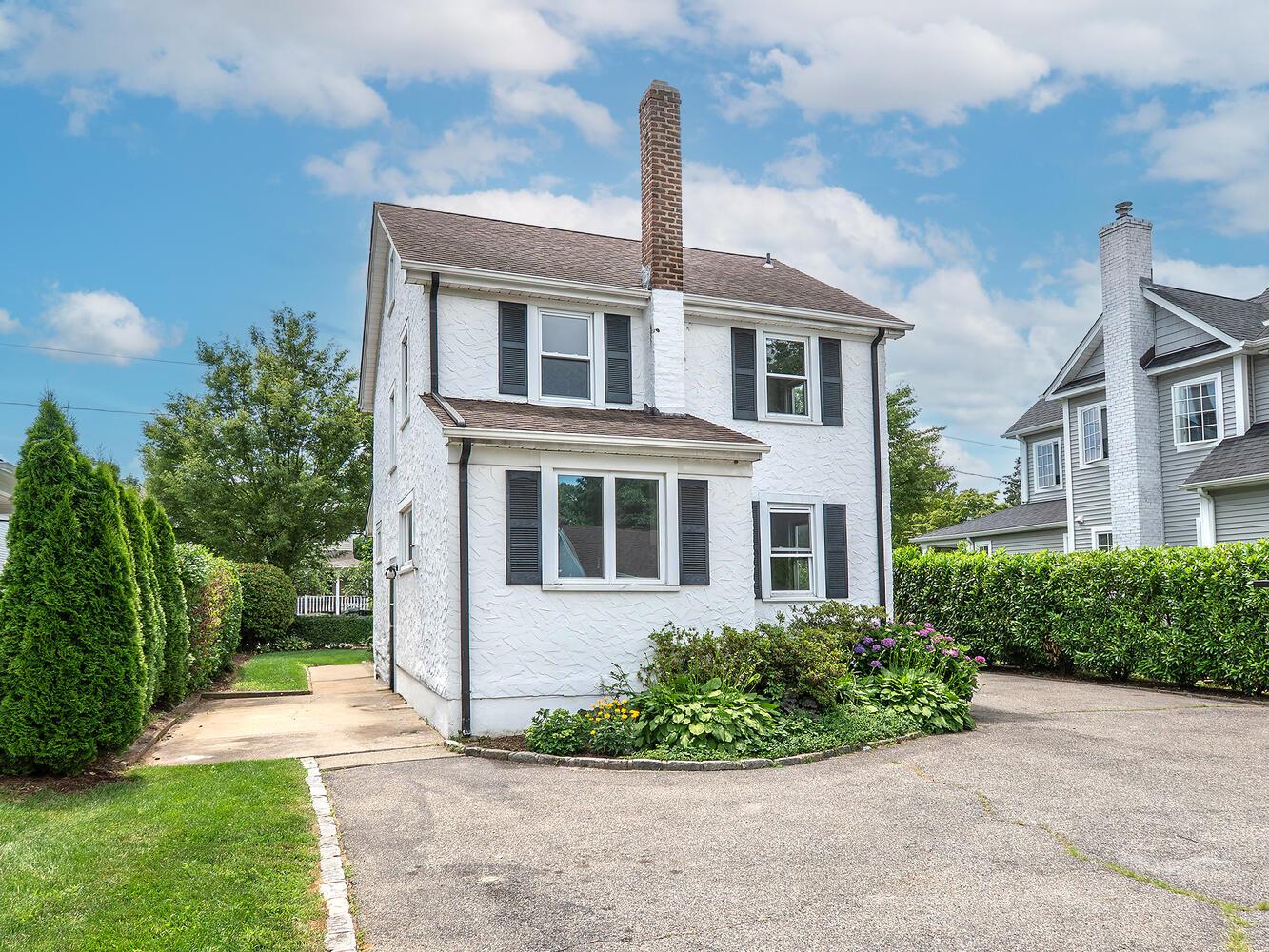 Port Washington, New York 11050, United States, 3 Bedrooms Bedrooms, ,1 BathroomBathrooms,Residential,Active,160815