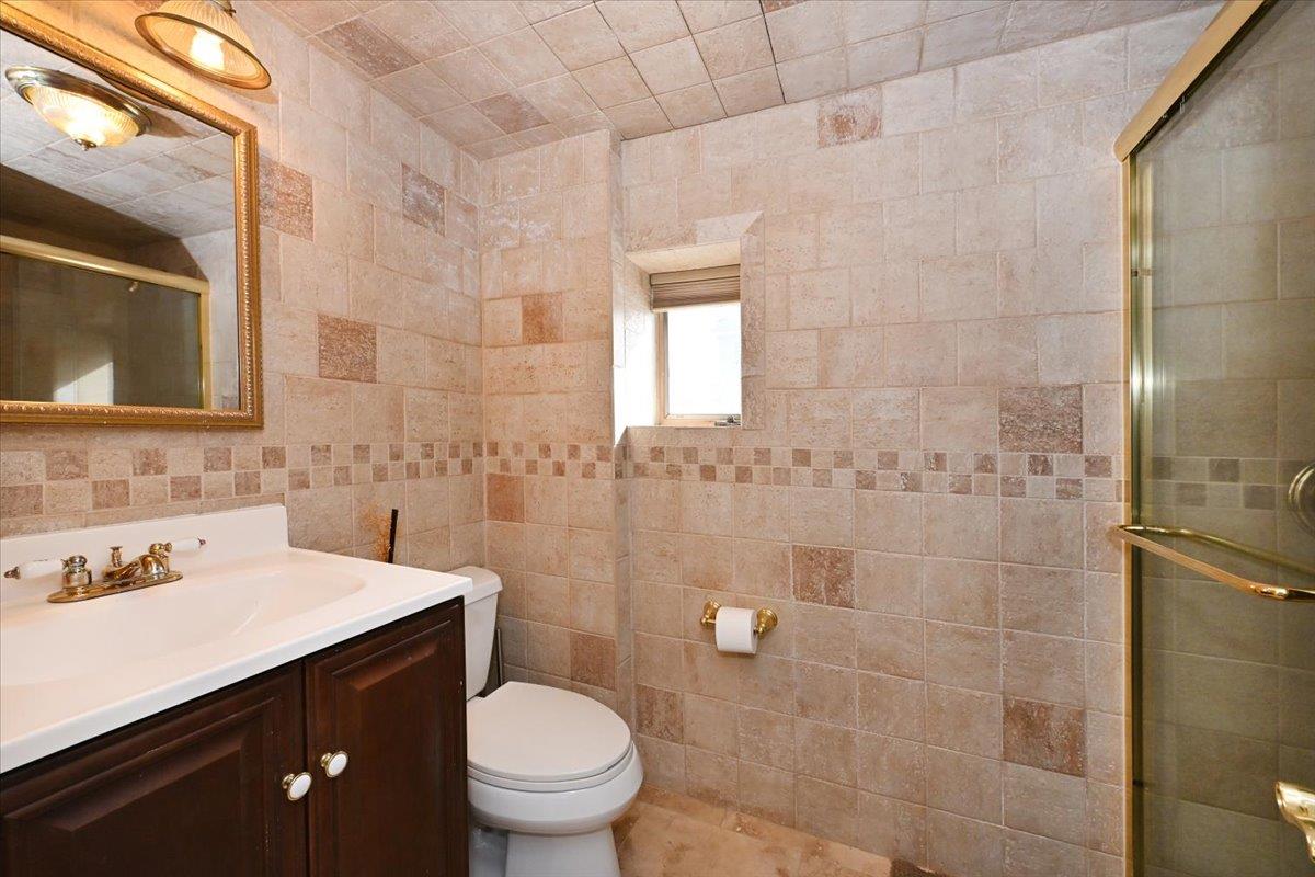 2672 Fisher Lane, Bellmore, New York image 13