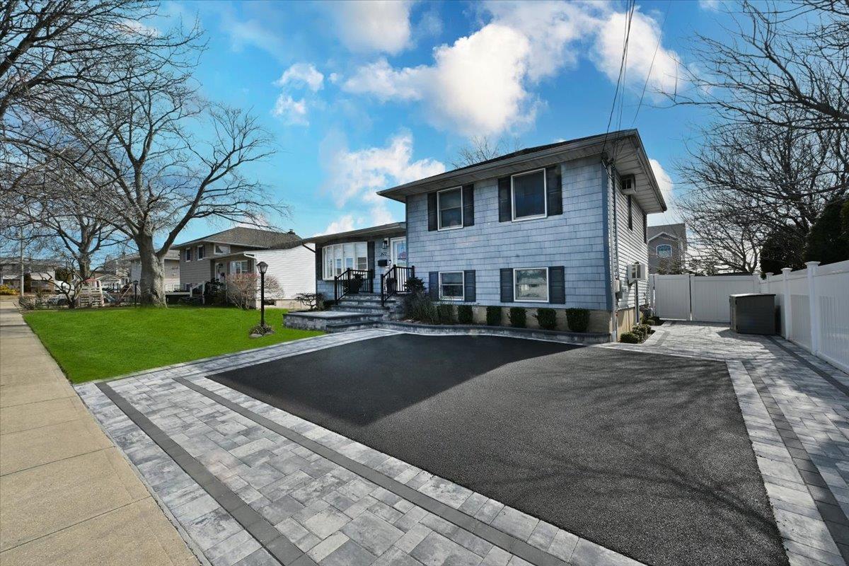 2672 Fisher Lane, Bellmore, New York image 19