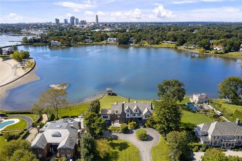 8 Pryer Lane Larchmont NY 10538