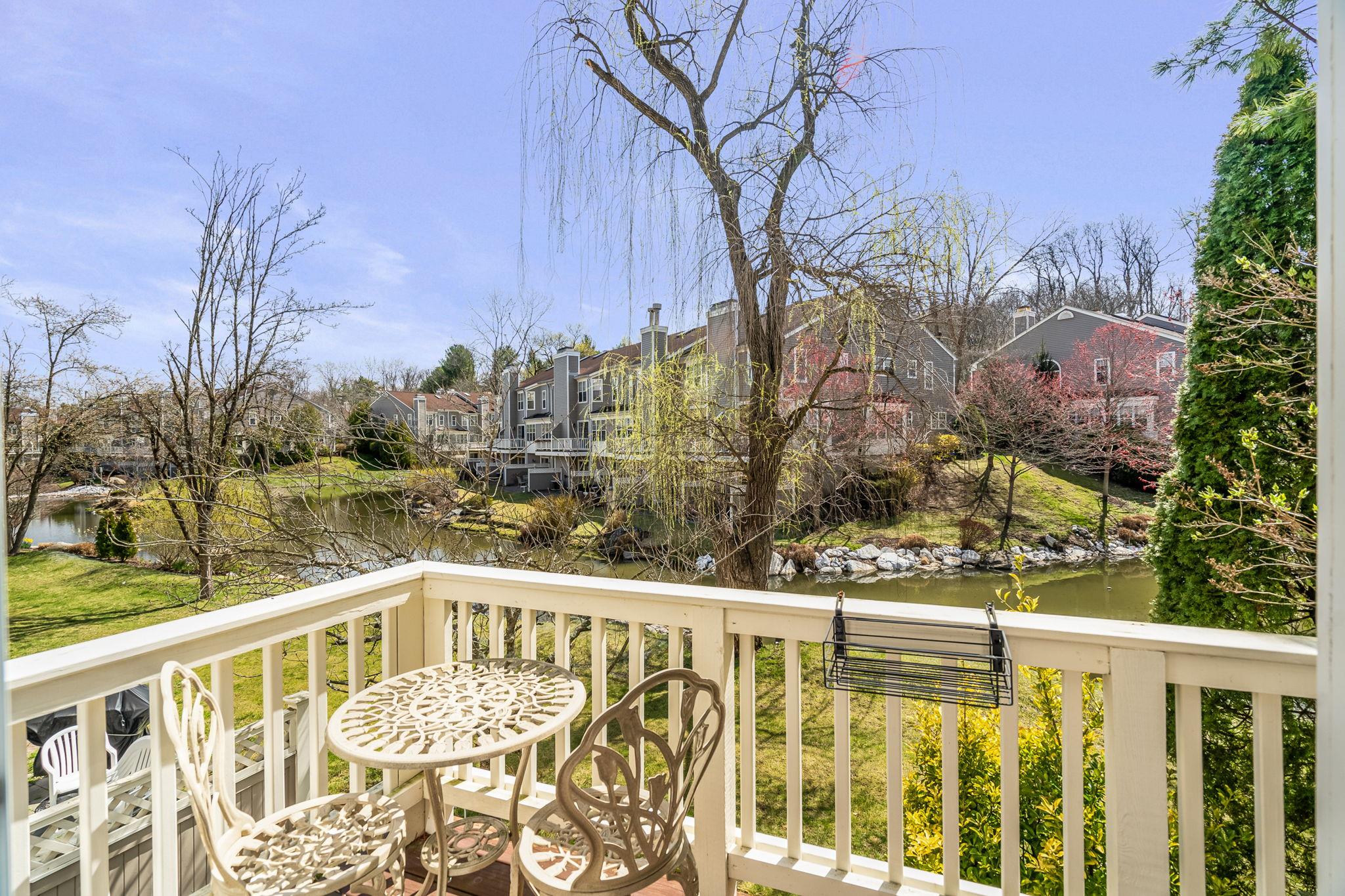 301 Pondside Drive, White Plains, New York image 26
