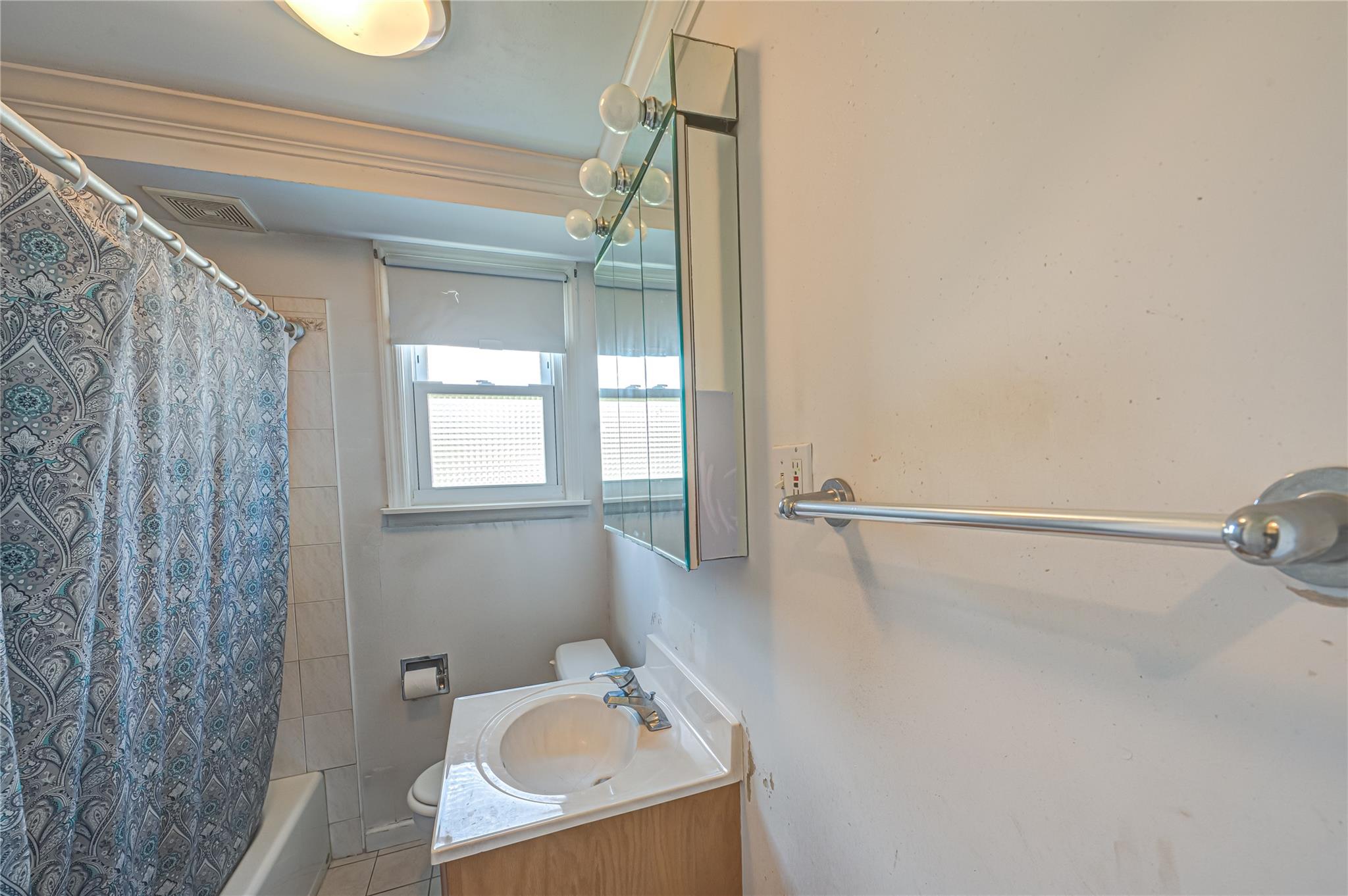 27 Spruce Street, Islip, New York image 12