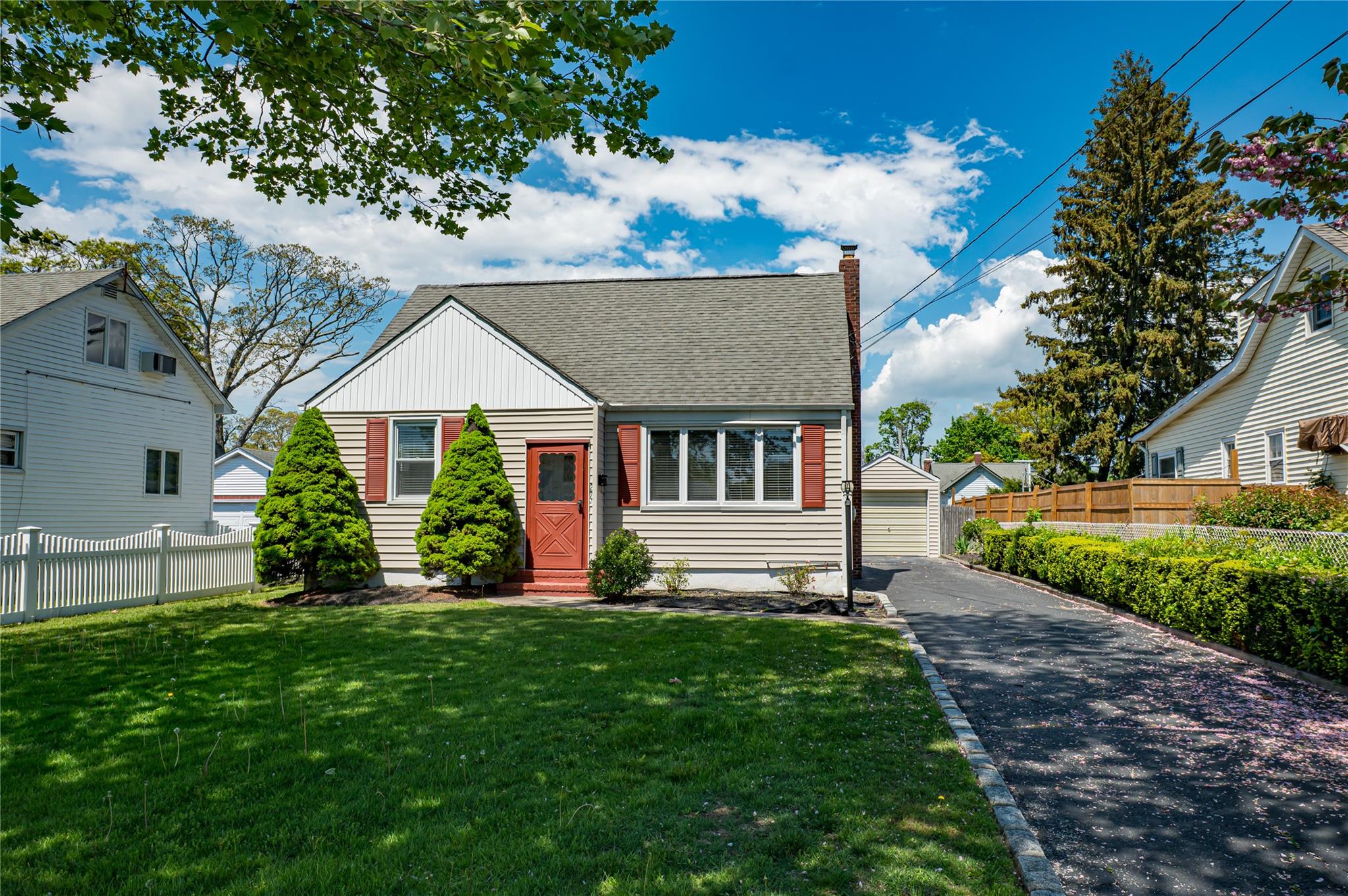 27 Spruce Street, Islip, New York image 2