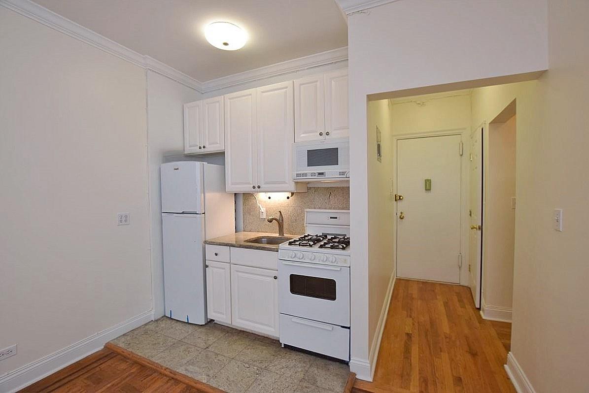 Rental Property at 45th Street 3K, Sunnyside, Queens, NY - Bedrooms: 1 
Bathrooms: 1 
Rooms: 2  - $2,300 MO.