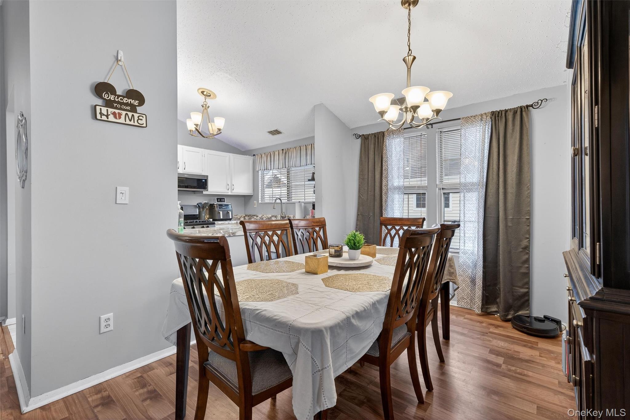 3601 Whispering Hills Dr Hills 3601