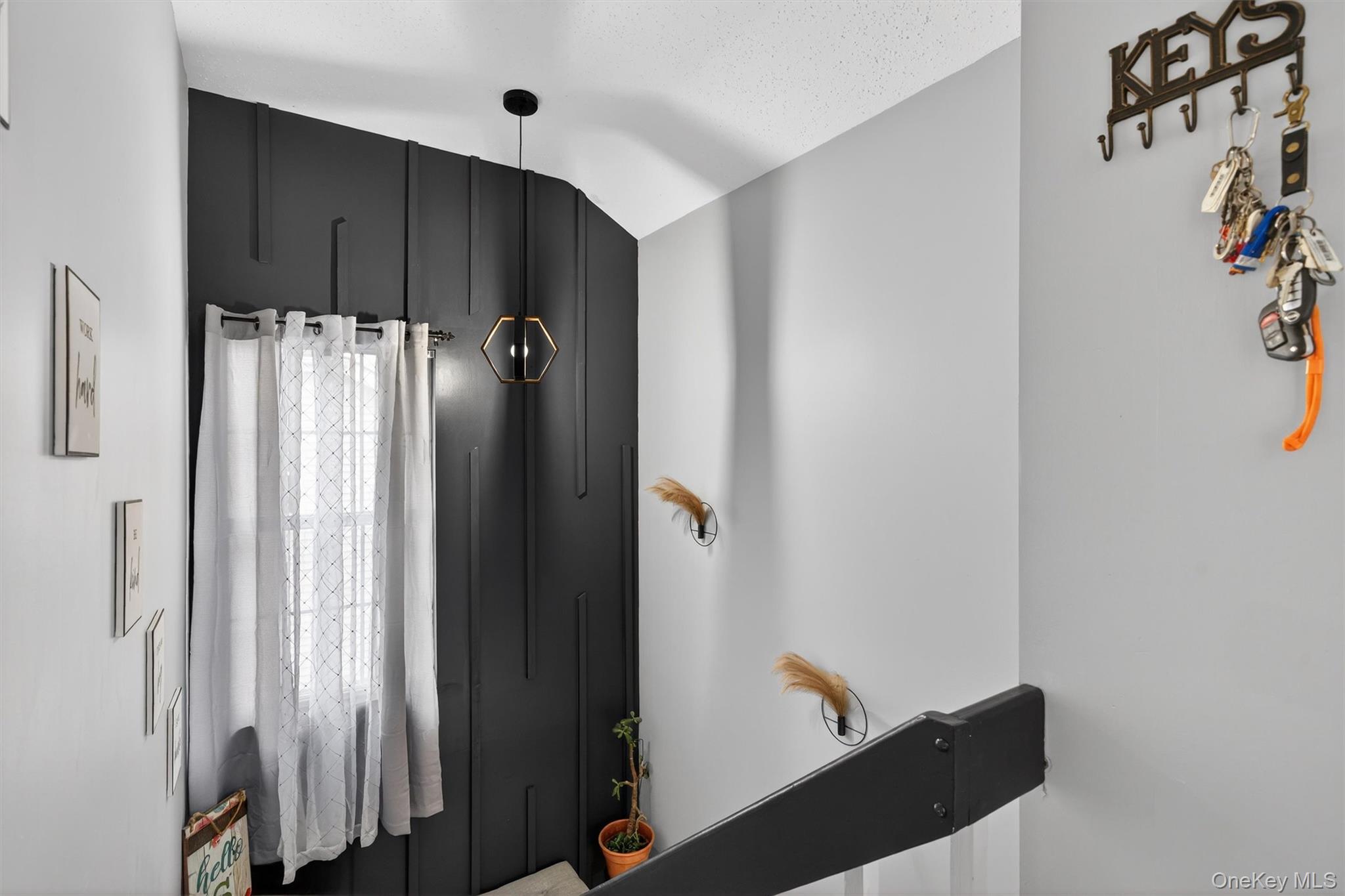 3601 Whispering Hills Dr Hills 3601