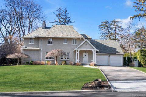 Photo of 10 Clover Drive, Great Neck, NY 11021 (MLS # 949086)