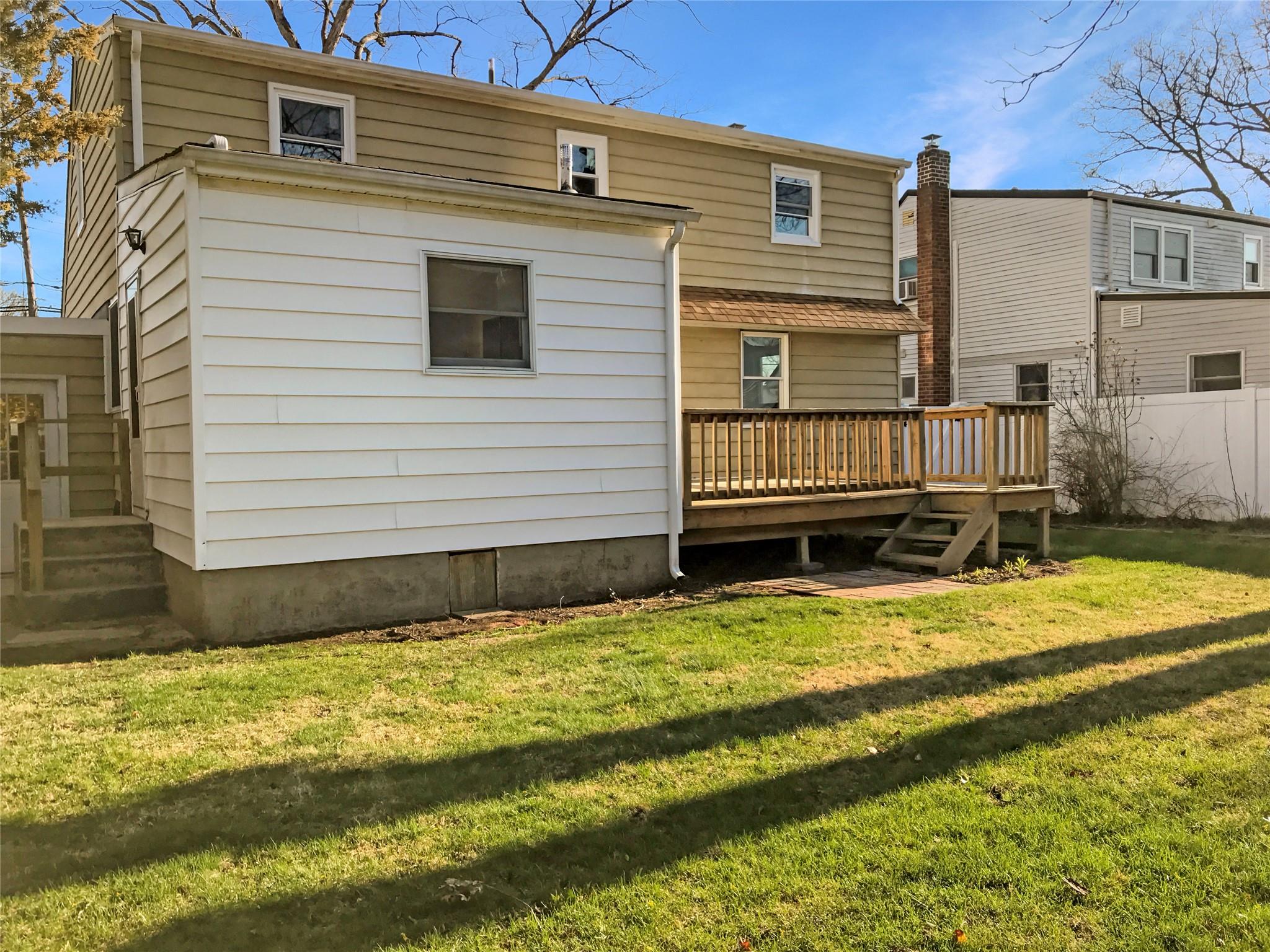 63 Brendan Ave, Massapequa Park, New York image 8