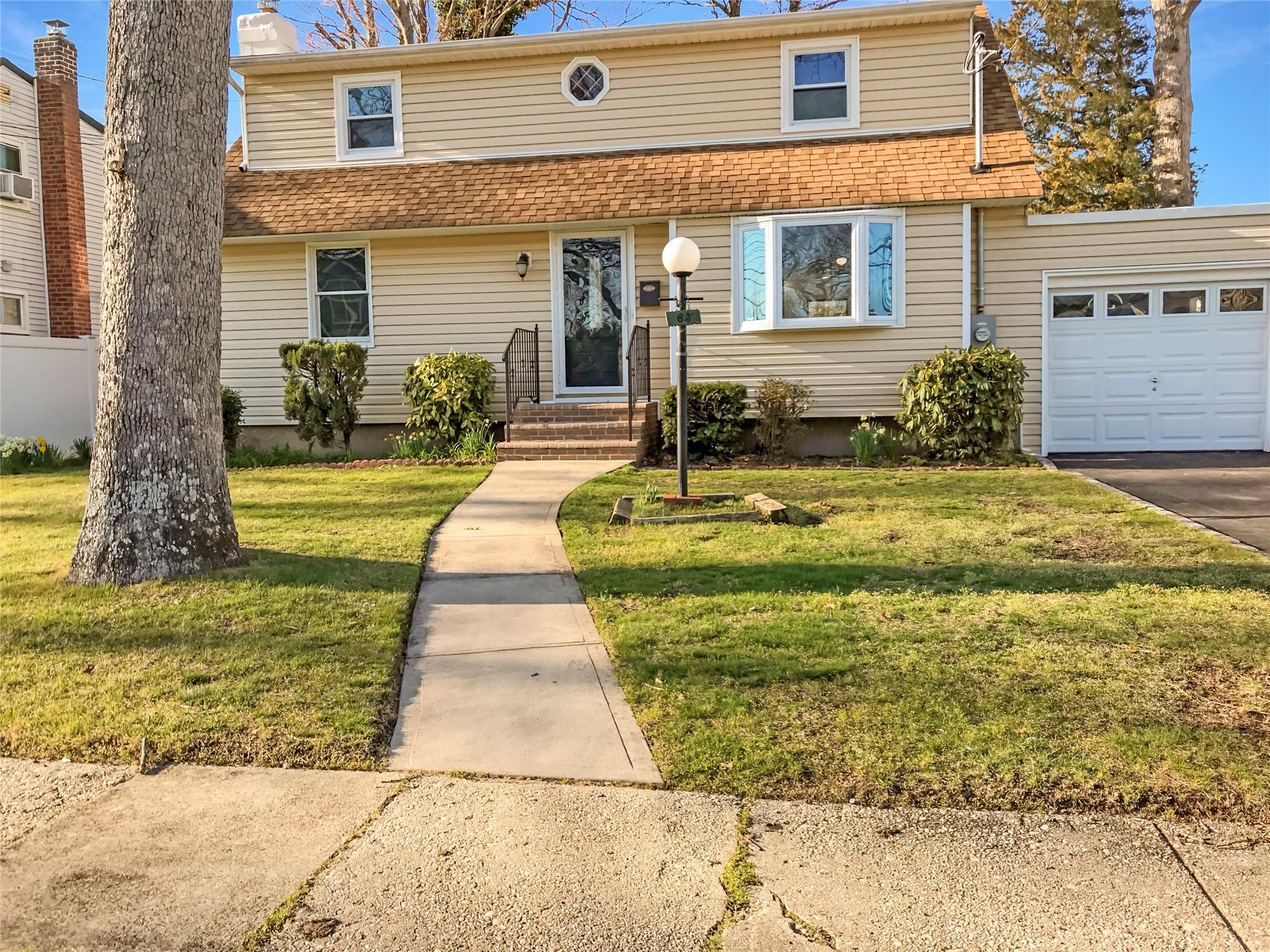 63 Brendan Ave, Massapequa Park, New York image 1
