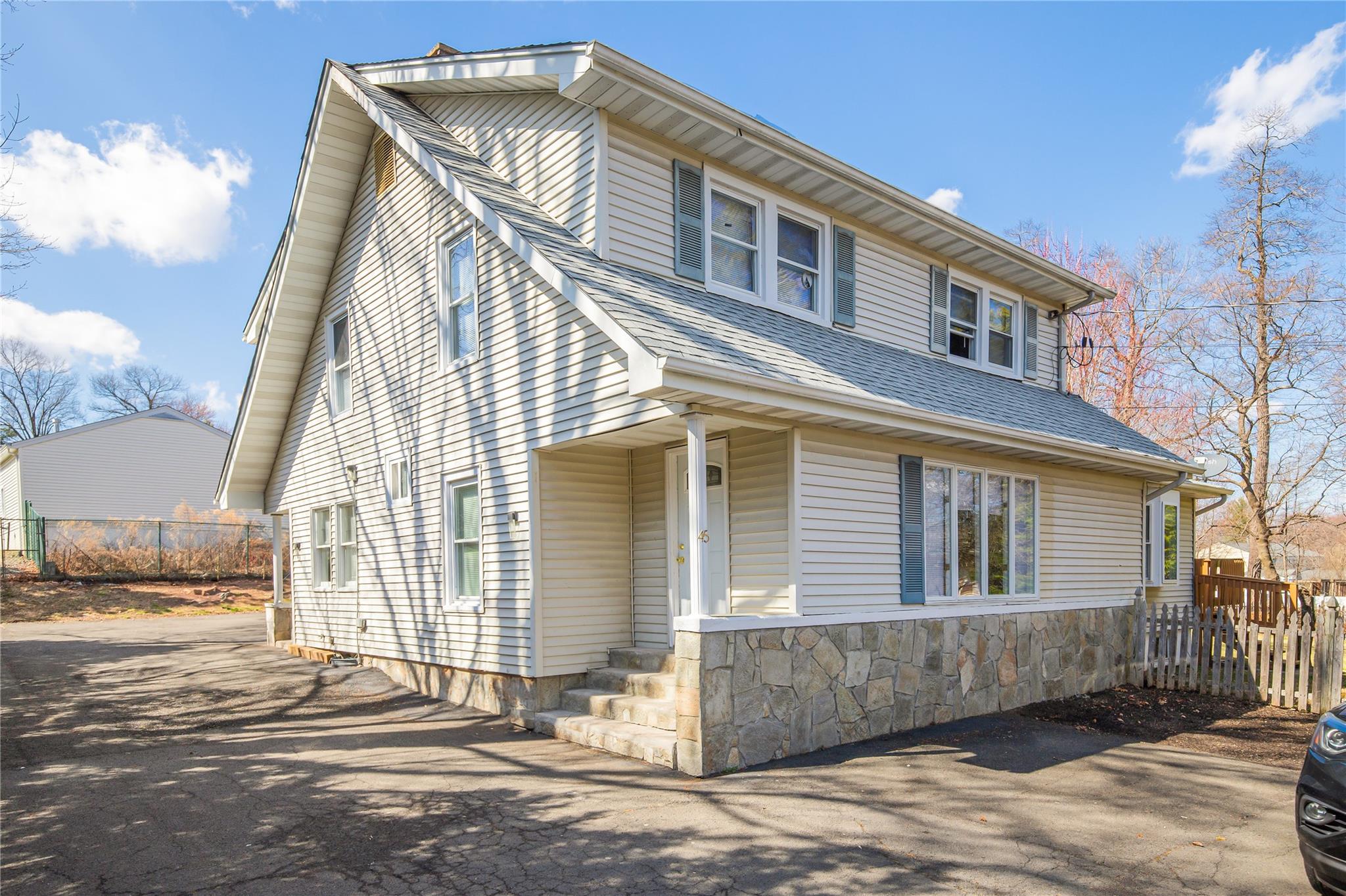 45 Cragmere Road, Airmont, New York image 1