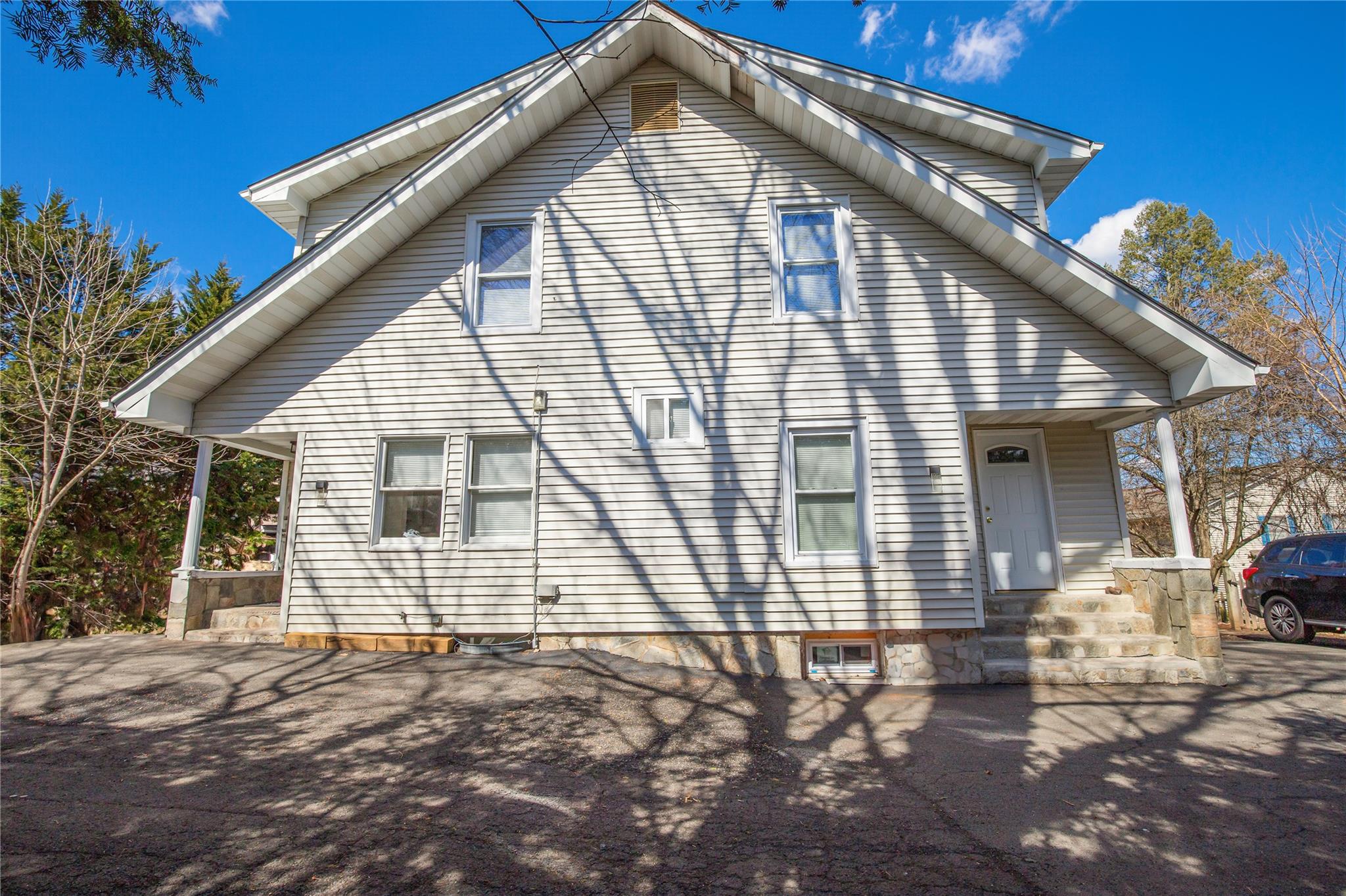 45 Cragmere Road, Airmont, New York image 2