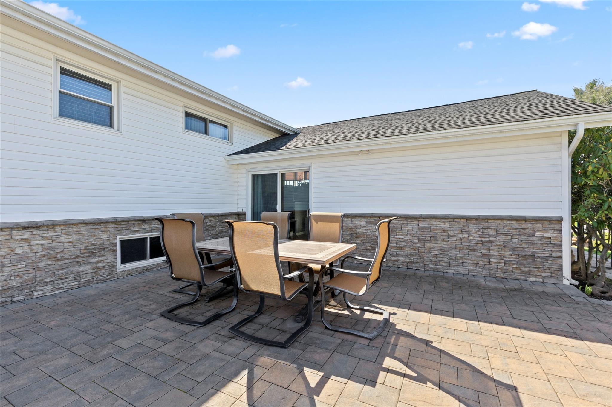10 Holly Drive, East Northport, New York image 35